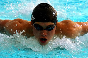 (La natación puede ser con fines deportivos)