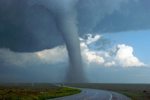 (El huracán es un fenómeno meteorológico)